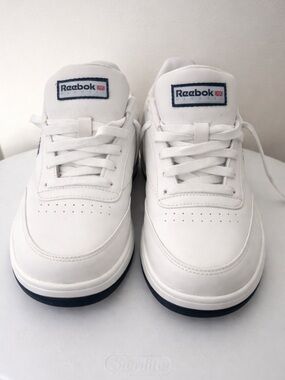 Reebok White Leather Low-Top Sneakers with Navy Accents walking size 9.5